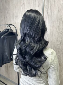 ジゼル 中津大分(GiseL) 艶々ダークグレー　コリアンブラックブルーブラック巻き髪