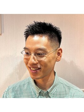 ジェントル(GENTLE) キリッと決まる！フェード×スパイクで爽やかアップ/刈り上げ