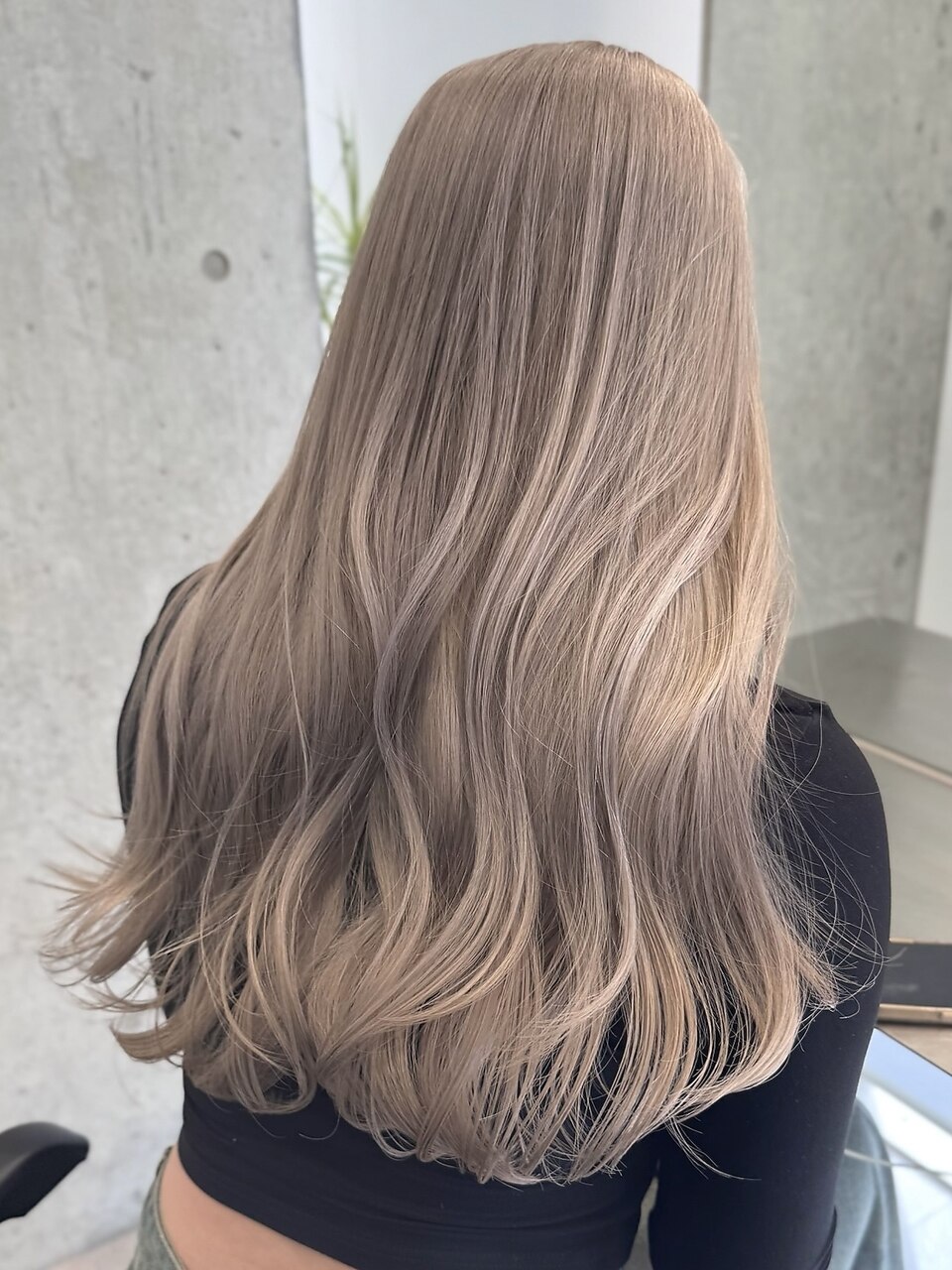 2025年-2026年冬】ミルクティーベージュの髪型・ヘアアレンジ｜人気順