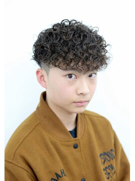 ステラ(STELLA) スペインカール/縦落ちスパイラルパーマ/外国人風スパイラル