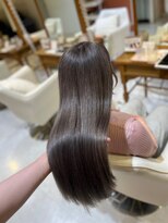 スペックホルダーミミ(Spec Holder mimi) くびれヘアロング×グレージュカラー8.17