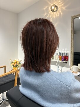 ミニマス(minimus) くびれレイヤーボブ × カシスブラウン