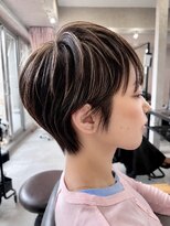 アンドコー(Andco)&nbsp;【Andco】    レイヤーショート×白髪ぼかしハイライト