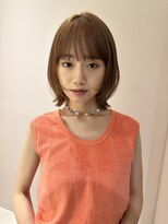 ヒビヲ(HIBIO) タッセルボブダブルカラー切りっぱなしボブ外ハネボブ顔周り30代