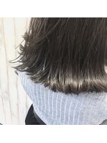 プライズ アイリス 池袋東口店(prize Iris)&nbsp;プラチナアッシュカラー/グレージュロブ【池袋・池袋東口店】