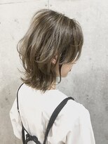 メーヴェ(Mowen)&nbsp;mowen 南堀江レイヤーウルフグレージュ×透け感×ウェットヘアー