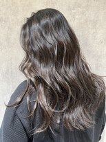 ザブリッジ(the Bridge) 20代30代40代に人気!グレージュハイライト×ロング