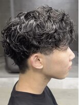 フイ 新宿3丁目(Hui)&nbsp;フェザーパーマ/グレーブルーカラー/刈り上げショートパンク