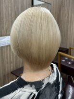 イリ 心斎橋(ili)&nbsp;インナーカラーミルクティーベージュレイヤーカット