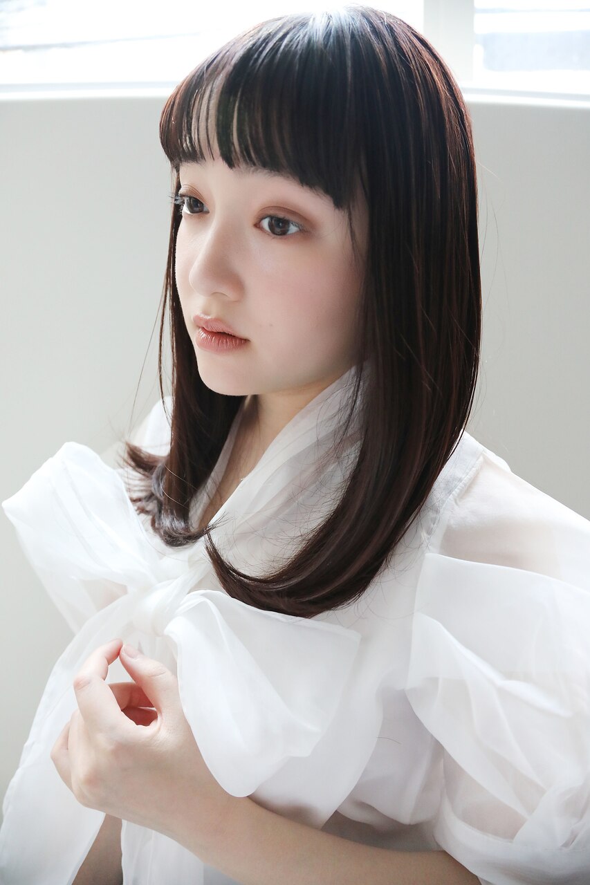 2025 切りっぱなしセミロング×短めラウンド前髪：L242563289｜フィガロ