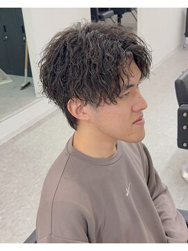 ブライト(BRIGHT) センターパートツイストスパイラルパーマ