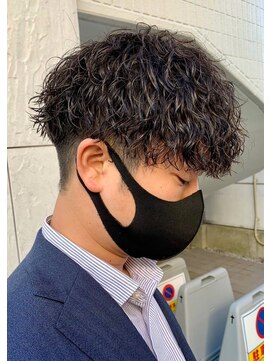 ジーニー 新百合ヶ丘(Genie) フェザーパーマサーフカール刈り上げセンターパート