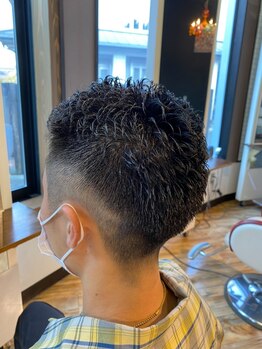 プライベートやお仕事問わず、どんなシーンでもきまる好印象なメンズスタイルをお届けします！