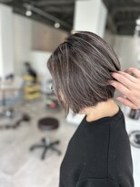 エルピス 大和店(elpis)&nbsp;ダメージを最小限に抑えた白髪ぼかしハイライト