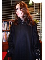 ニウ(NIU)&nbsp;抜け感を楽しむミディアムパーマ