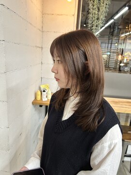 ジプソ(Gypso) ミディアムハイレイヤー×アッシュベージュカラー