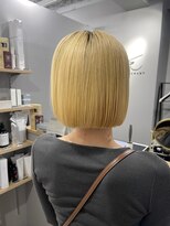 アトレ 福岡大名店(attrait)&nbsp;ツヤ感満載のゴールドボブ×大人っぽい仕上がり
