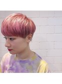 刈り上げショートカット×ピンクカラー