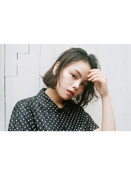 アデ オモテサンドウ(ade omotesando) 黒髪×ショート×アンニュイ