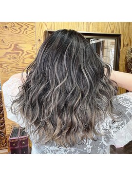 ユートピア(U topia) 【U-topia町田】【エアータッチバレイヤージュ】夏ハイライト