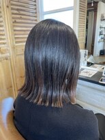 ボタニカル(BOTANICAL)&nbsp;切りっぱなしワンレンボブ外ハネウェーブ裾カラーグラデーション