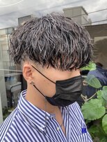 リット×ベリエ(Lit.×belier)&nbsp;ツイストスパイラルパーマ波巻きスパイラル刈り上げマッシュ