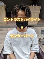 コワファーストナガサキシャンプーボーイ(COIFF1RST NAGASAKI SHAMPOO BOY)&nbsp;コントラストハイライト×センターパート