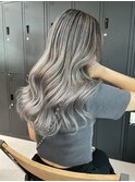 シルバー × バレイヤージュカラー