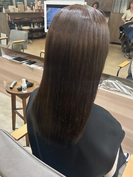 ルチア パリ(Luccica PARIS) 【Luccica PARIS sayumi】ダークブラウン×髪質改善ストレート