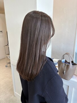 ヘアデザイン ソラ(Sola) 透け感マロンベージュブリーチなしカラーストレートロングヘア