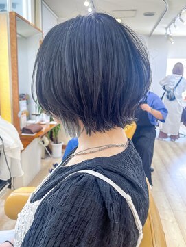 モリオ フロム ロンドン 成増店 【morio成増 セリザワ】ミディアムウルフ インナーカラー