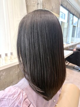 フィックス(FIX) 潤うまとまりミディアムヘア