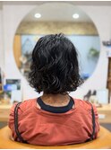 大人女性の大きめパーマボブ