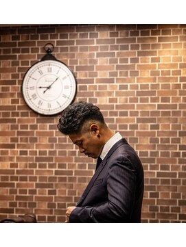 クリエイティブ ヘアー ワタナベ(Creative Hair Watanabe) フェードカット/ツーブロック刈り上げ/バーバースタイル