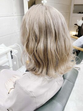 デイズ(days) ミルクティーホワイトベージュカラー☆ブリーチWカラーモード