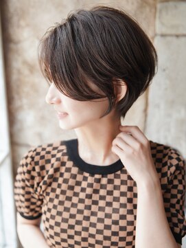 カライング(ing) 大人可愛い20代30代40代黒髪前下がりショートボブ丸みショート◎