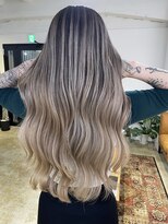 メリー オオサカ(Merly Osaka)&nbsp;ロングが映える！コントラスト バレイヤージュ_natural beige_