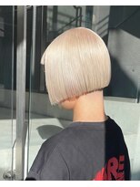 ヲタク(wotaku.)&nbsp;ホワイトカラーハイトーンブロンドダブルカラーケアブリーチボブ