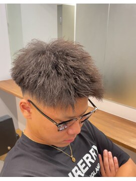 アレス バイ シカ 神戸三宮元町店(ALLES by Cica) フェードジェットモヒカン