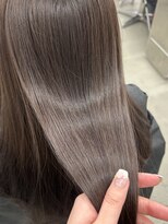 エヌアイ オモテサンドウ(ni omotesando)&nbsp;ツヤ感たっぷり！まろやかチョコブラウン♪ 透明感カラー