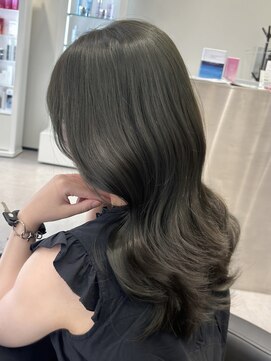 アルドーレフィエロ シンサイバシ(Ardore fiero shinsaibashi) オリーブアッシュ/レイヤーカット【小山田繭】20代30代40代