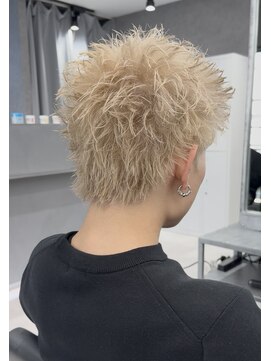 ラヴィット 横浜店(LUVIT) ブロンドスパイキーショート