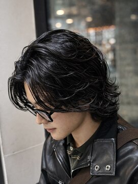アメリ バイ アピッシュ(Amelie by apish) ミディアムグランジパーマ/サーフカール