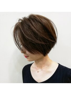 ジェナ(Jena) 前下りニュアンスショート×しっとりベージュ