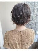 大人可愛い20代30代40代小顔ワンサイドショートボブ丸み前下がり