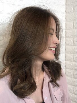 オプ アート(Op Art) 大人かわいい♪ゆるふわレイヤーカット