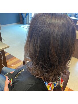 ジールドゥーエ(Zeal due) ミディアムボブスタイル