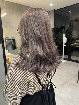 アチーブ ヘア デザイン(achieve hair design) ウェーブロング 透け感透明感ラベンダーグレイ