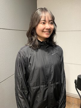 ヘアーアイストゥーレ(HAIR ICI TRE) ブリーチなしグレージュ切りっぱなしボブ担当渡辺聖