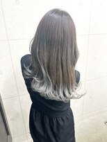 アンリ(Anli)&nbsp;【Anli☆岩瀬萌】ホワイトカラー グラデーション ケアブリーチ